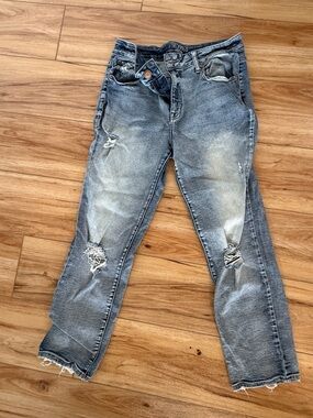 Maurices Light Blue Ripped Women’s Jeans